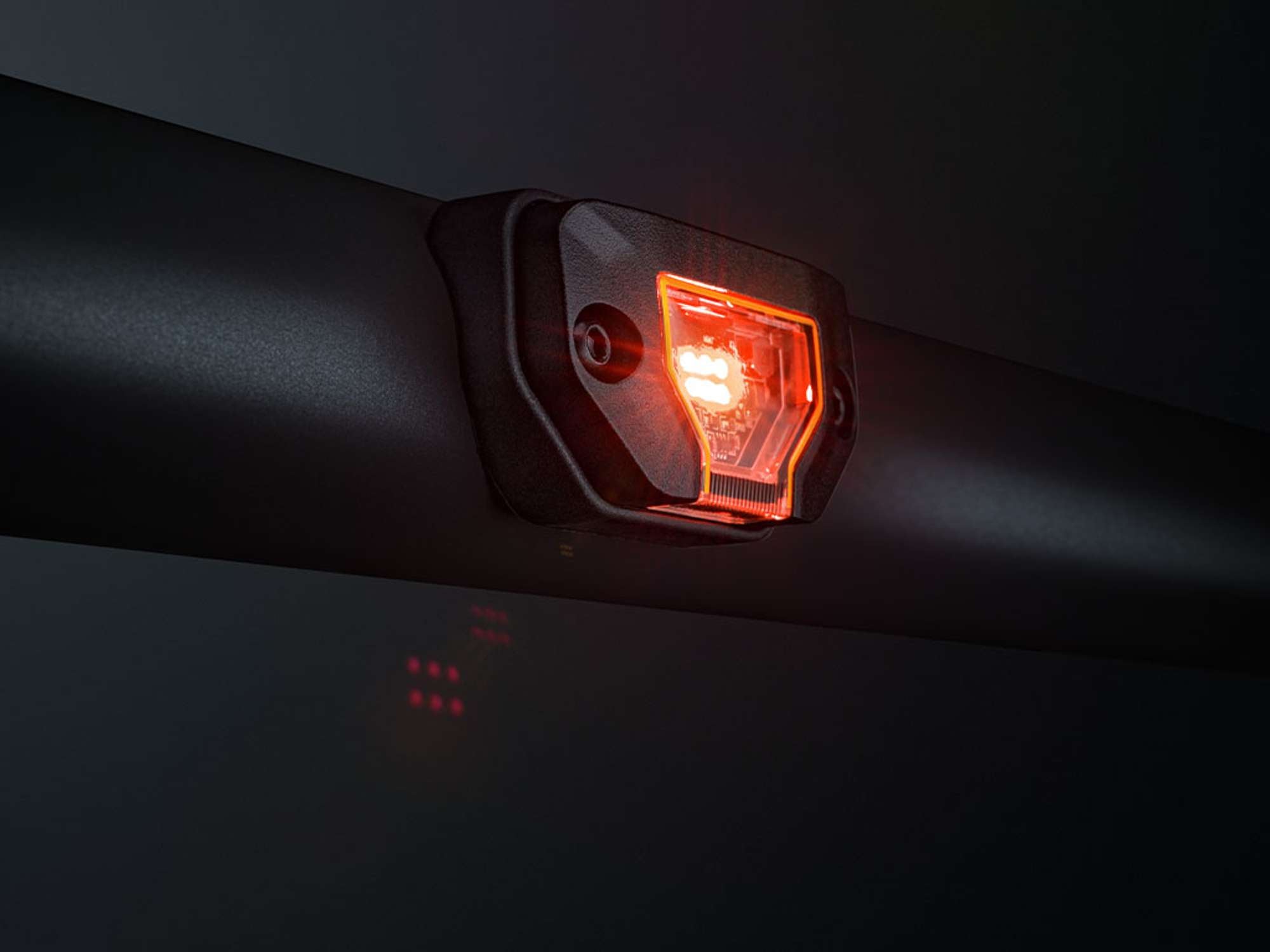 UNITY ROCK LIGHT RED
