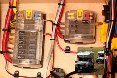 BSS Fuse Block ST-Blade 6 Circuits with Cover