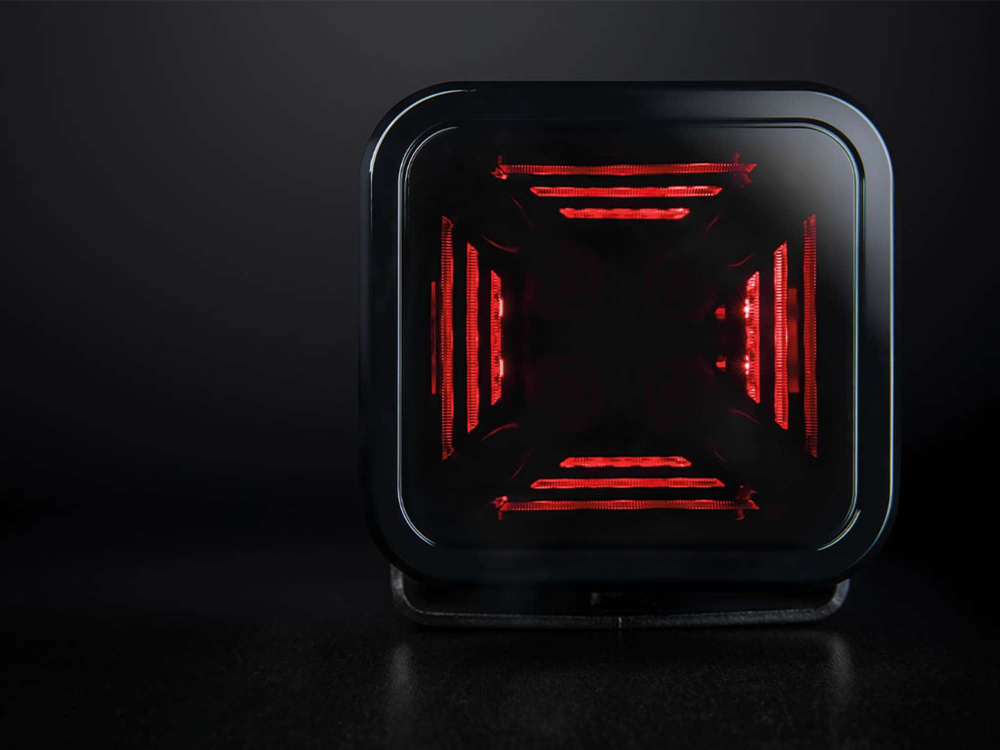 DARK KNIGHT FORTEX ARBETSLJUS 38 W RÖTT